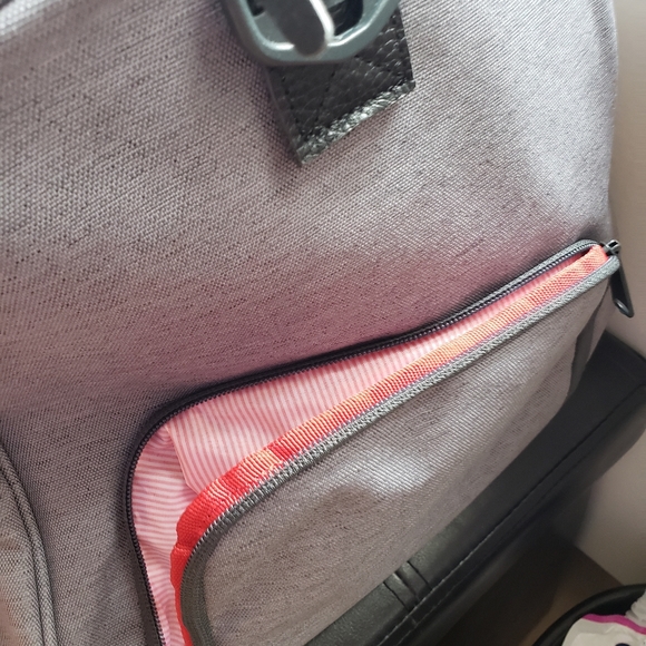 Herschal duffel weekend bag - Picture 4 of 5